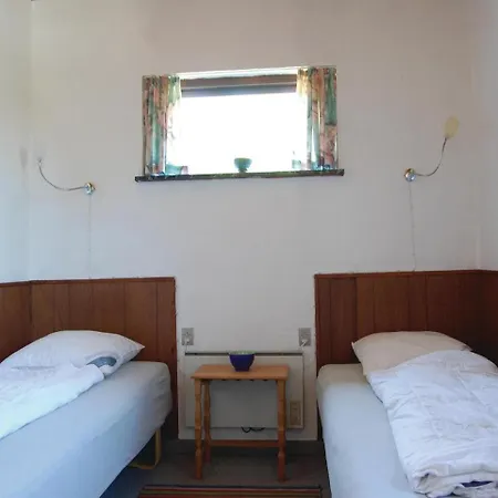 Three-bedroom Holiday In Hébergement de vacances